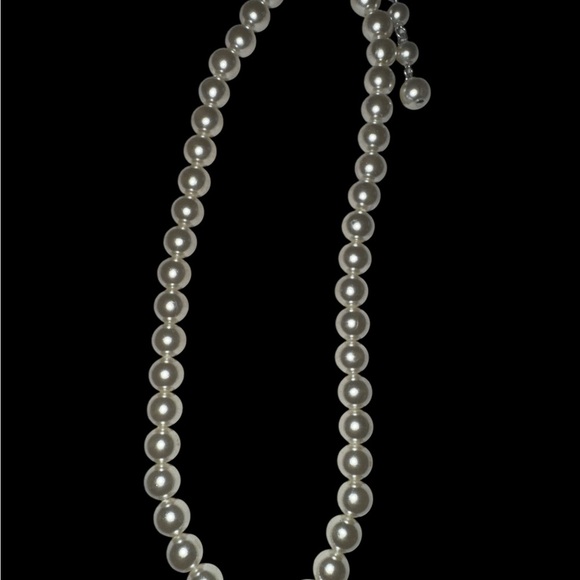 no brand Jewelry - Faux String of Pearls with inch plus extender- see pics